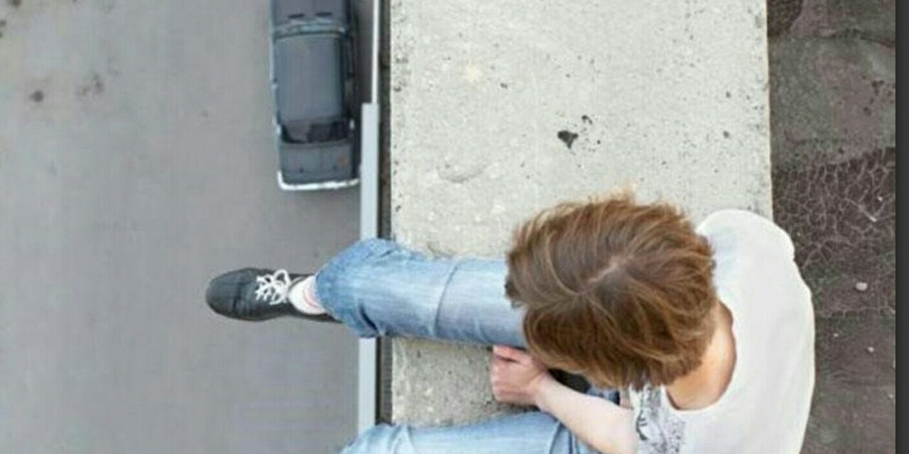 پدر و مادر چگونه فرزند خود را در معرض خودکشی قرار می دهند؟
